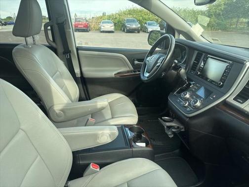 2020 Toyota Sienna Limited Premium