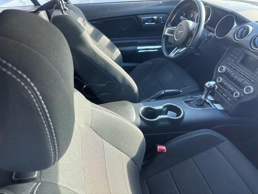 2015 Ford Mustang V6