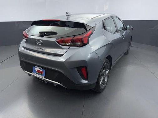 2020 Hyundai Veloster 2