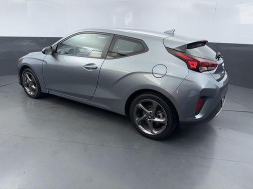 2020 Hyundai Veloster 2