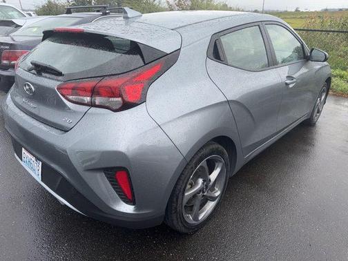 2020 Hyundai Veloster 2