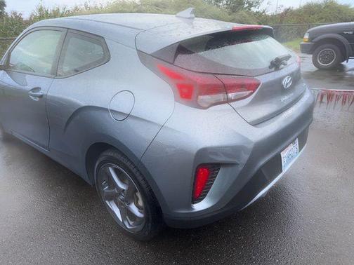 2020 Hyundai Veloster 2
