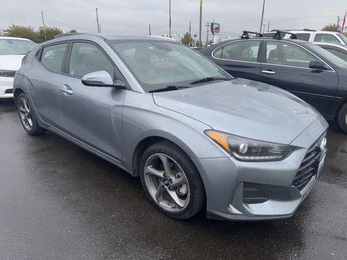 2020 Hyundai Veloster 2