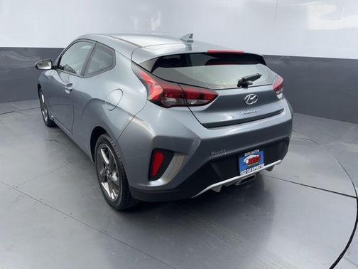 2020 Hyundai Veloster 2