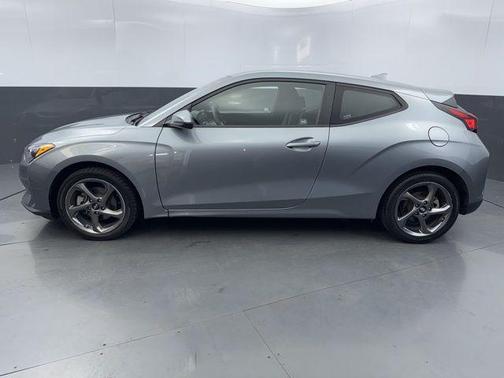 2020 Hyundai Veloster 2