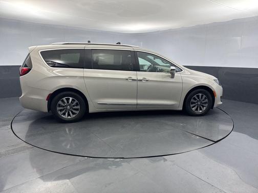 2020 Chrysler Pacifica Hybrid Limited