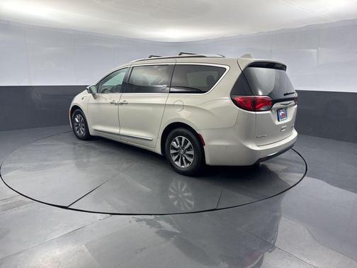 2020 Chrysler Pacifica Hybrid Limited