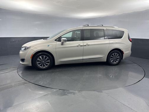 2020 Chrysler Pacifica Hybrid Limited