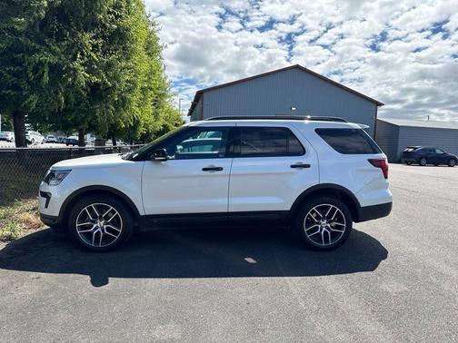 White Platinum Clearcoat Metallic 2019 Ford Explorer Sport