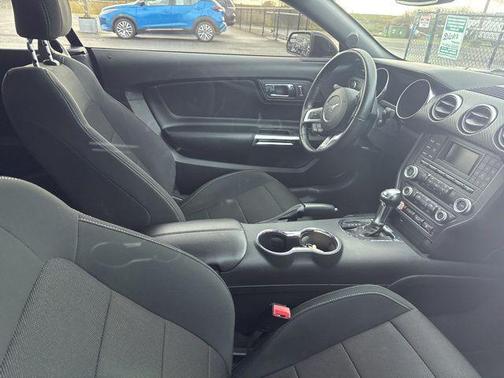 2015 Ford Mustang V6