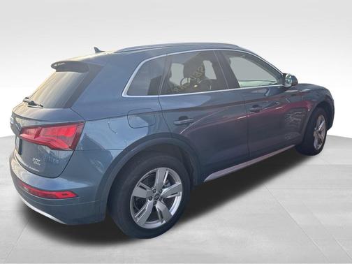 2018 Audi Q5 2.0T Tech Premium