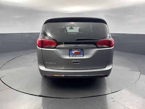 2020 Chrysler Pacifica Touring