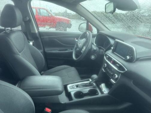 2019 Hyundai SANTA FE SE 2.4