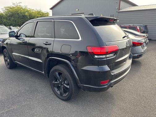 Brilliant Black Crystal Pearlcoat 2015 Jeep Grand Cherokee Altitude