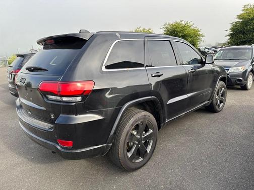 Brilliant Black Crystal Pearlcoat 2015 Jeep Grand Cherokee Altitude