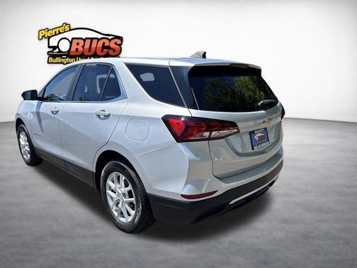Silver Ice Metallic 2022 Chevrolet Equinox 1LT