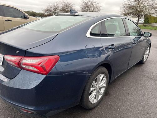 2022 Chevrolet Malibu FWD LT