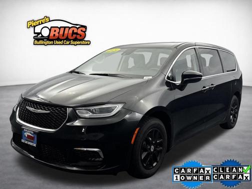 Diamond Black 2024 Chrysler Pacifica Touring L