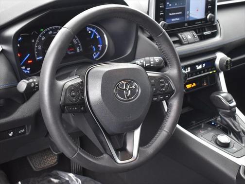 2021 Toyota RAV4 Hybrid SE