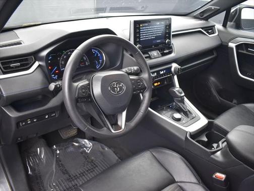 2021 Toyota RAV4 Hybrid SE