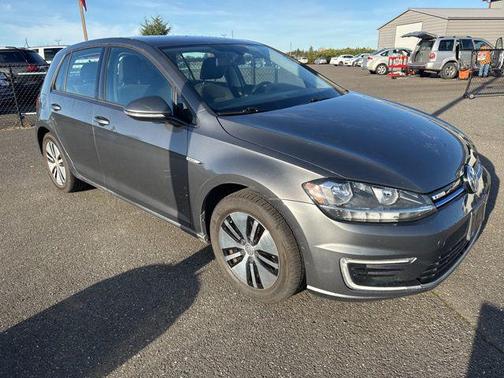 2019 Volkswagen e-Golf SE