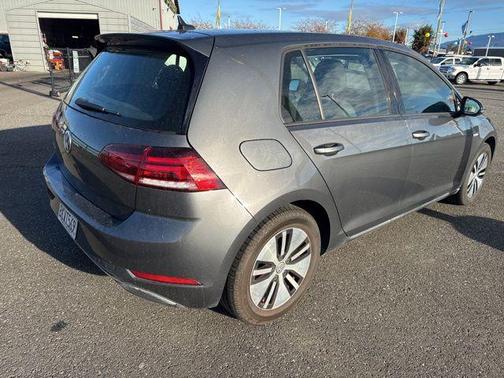 2019 Volkswagen e-Golf SE