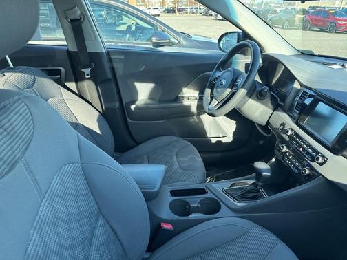 2017 Kia Niro LX