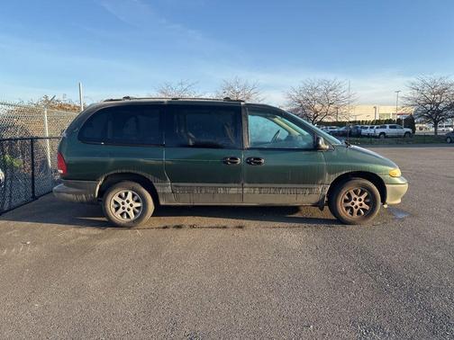 1997 Dodge Grand Caravan SE