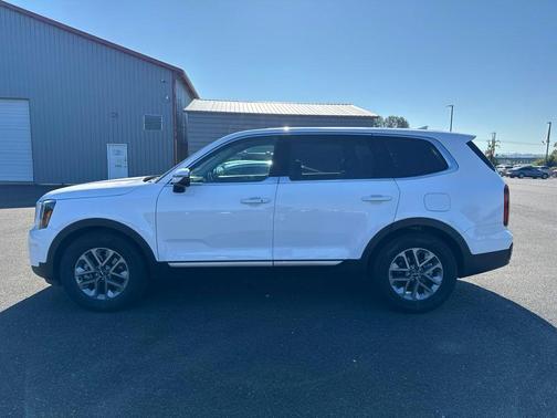White Pearl 2023 Kia Telluride LX