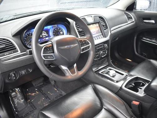 2022 Chrysler 300 Touring