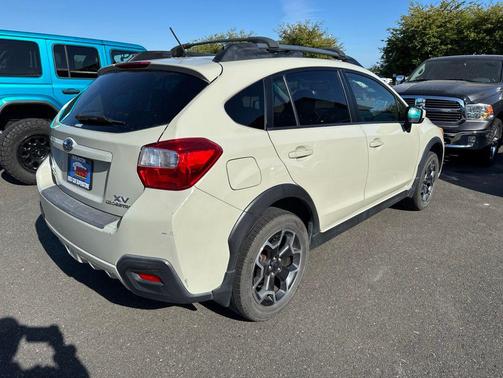 Beige 2015 Subaru XV Crosstrek 2.0i Premium