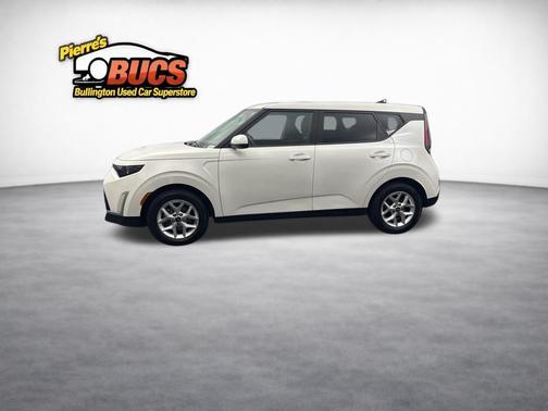 Snow White Pearl 2024 Kia Soul LX