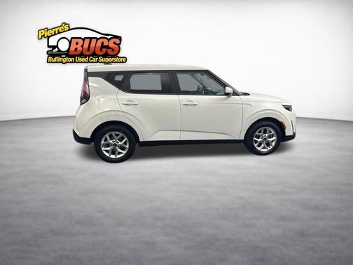 Snow White Pearl 2024 Kia Soul LX