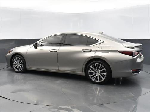 2021 Lexus ES 300h Base
