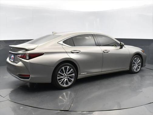2021 Lexus ES 300h Base