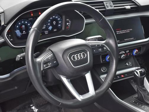 2023 Audi Q3 Premium 45 TFSI S line quattro Tiptronic