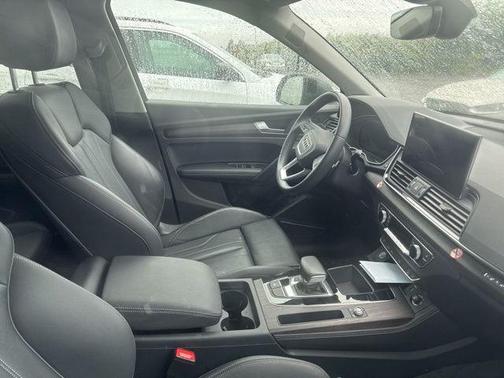 2024 Audi Q5 45 S line Premium Plus