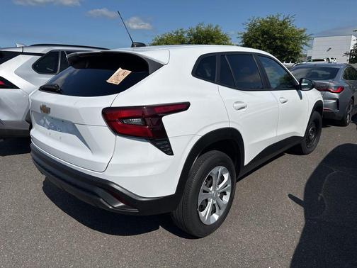 Summit White 2024 Chevrolet Trax LS