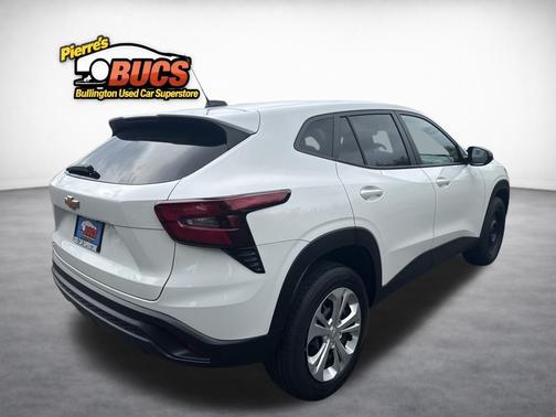 Summit White 2024 Chevrolet Trax LS