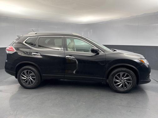 Magnetic Black 2016 Nissan Rogue SL
