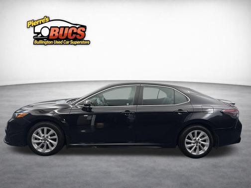 Midnight Black 2022 Toyota Camry SE