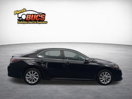 Midnight Black 2022 Toyota Camry SE