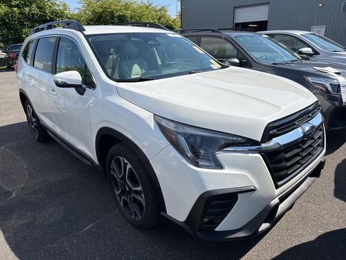 Crystal White Pearl 2023 Subaru Ascent Limited 7-Passenger