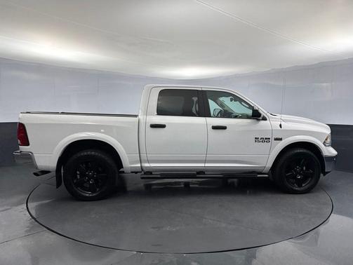 Bright White 2017 RAM 1500 SLT