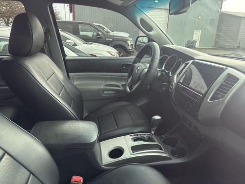 2013 Toyota Tacoma Base