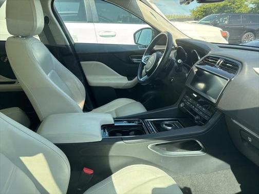 2019 Jaguar F-PACE 30t Prestige