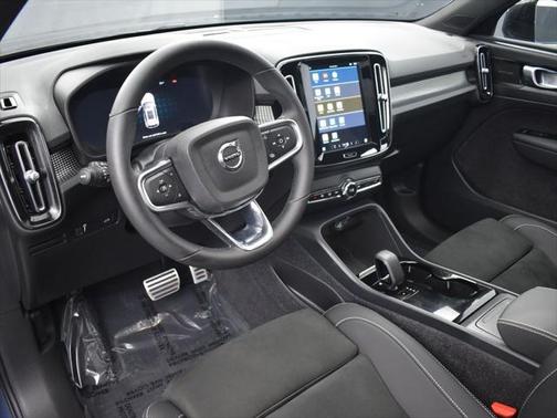 2022 Volvo XC40 Recharge Pure Electric P8 Twin Ultimate