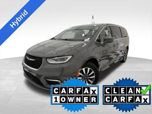 2022 Chrysler Pacifica Hybrid Touring L