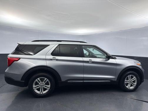 Silver Metallic 2020 Ford Explorer XLT