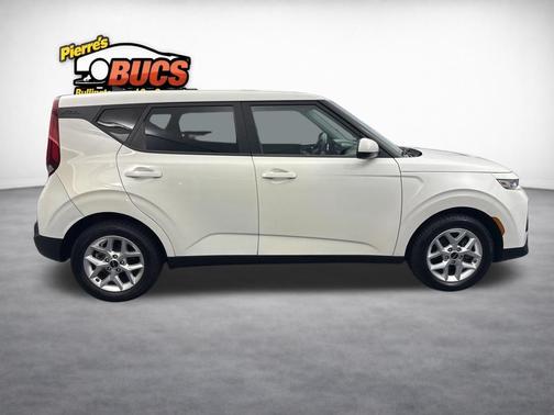 Snow White Pearl 2022 Kia Soul LX